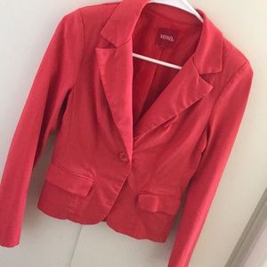 A coat/jacket/blazer